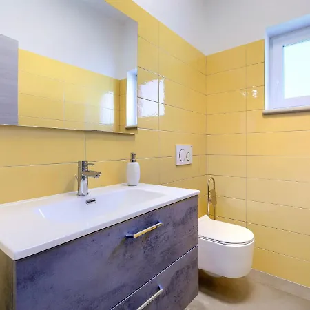 Holiday home Edi By Interhome Sisan