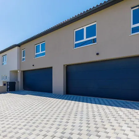 Edi By Interhome בית נופש Šišan