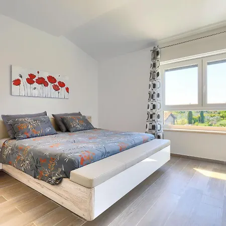 בית נופש Edi By Interhome