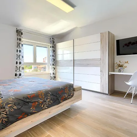 בית נופש Edi By Interhome